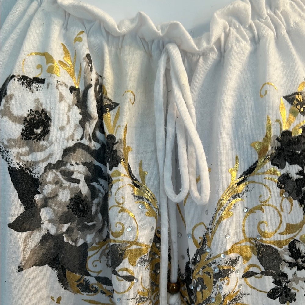 Lena White Ruffled Short Sleeve Blouse with Black Embroidery - Picture 4 of 6
